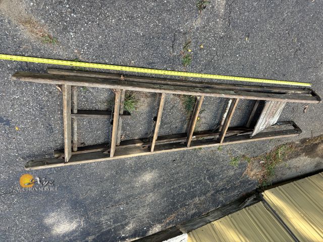 Lot 83-5004 - 8ft Wooden Ladder