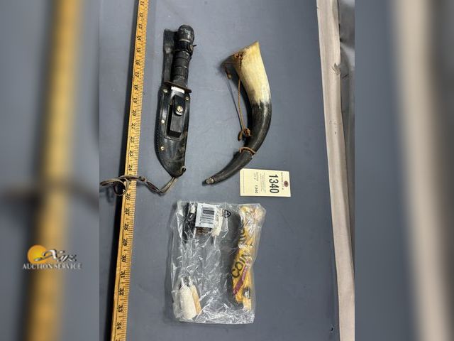 Lot 83-1340 - Rambo Knife and Powder Horn