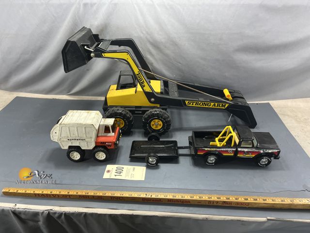 Lot 83-1400 - Vintage Toy Collection