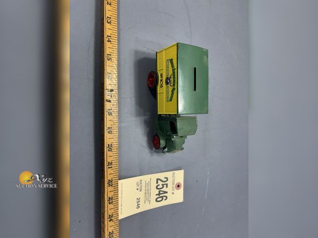 Lot 83-2546 - Vintage ERTL 1926 Mack Bulldog Diecast Box Truck Coin Bank