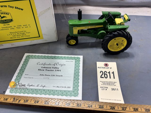 Lot 83-2611 - John Deere 530 Tricycle Lebanon Valley Show Tractor 1991 Toy Tractor