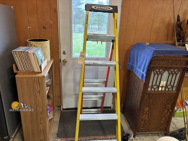 Lot 83-2938 - Werner 9ft 7in Ladder
