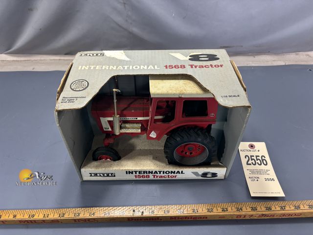 Lot 83-2556 - ERTL International 1568 Tractor 1/16 Scale Toy Tractor