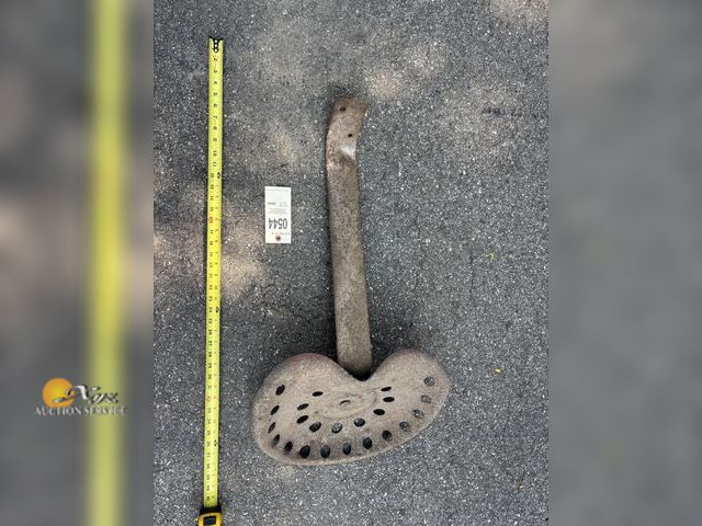Lot 83-0544 - Tractor Seat