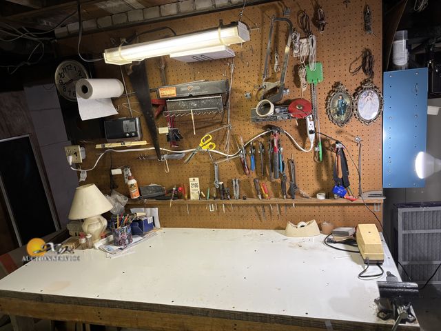 Lot 83-2195 - Contents of Wall and Desktop