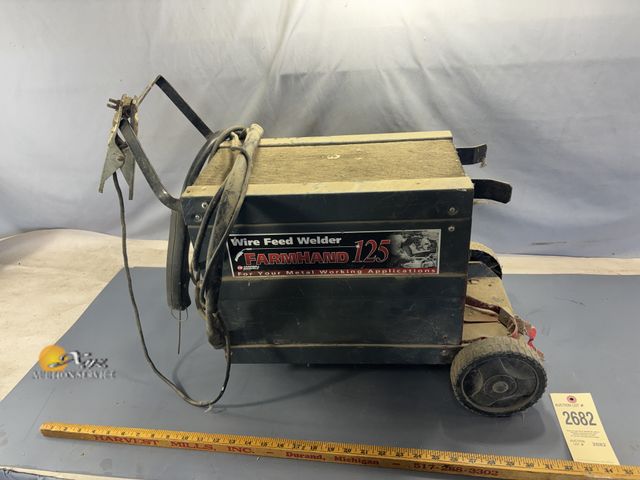 Lot 83-2682 - Wire Feed Welder Farmhand 125