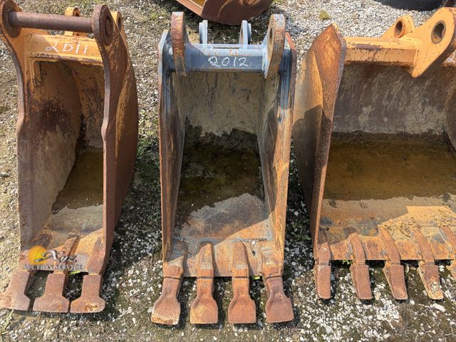 Lot 83-2012 - 17in Excavator Bucket