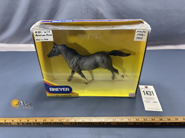 Lot 83-1431 - Breyer No. 881 Wild American Horse New in Original Box