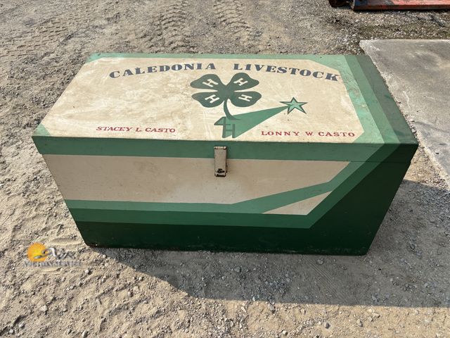 Lot 83-1016 - Tack Box