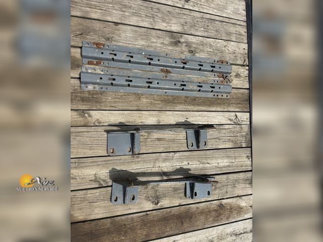 Lot 83-1004 - Fifth Wheel Trailer Bed Rails