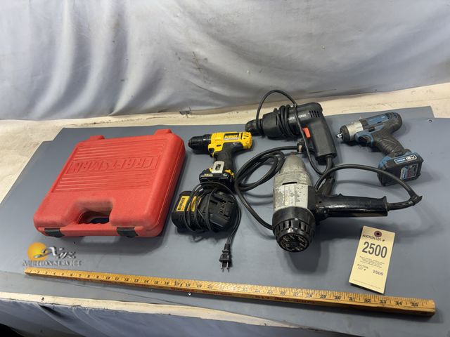 Lot 83-2500 - Lot of Miscellaneous Tools
