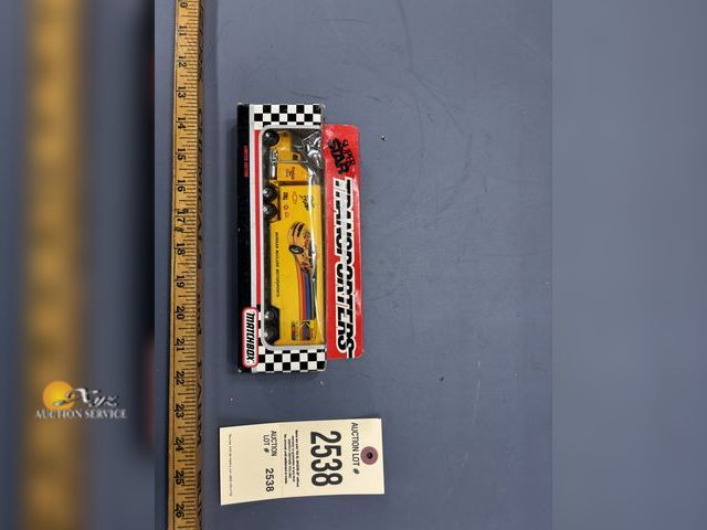 Lot 83-2538 - Matchbox Super Star Transporter Diecast Tractor-Trailer