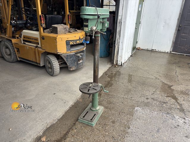 Lot 83-1007 - 16 Speed Drill Press 110v