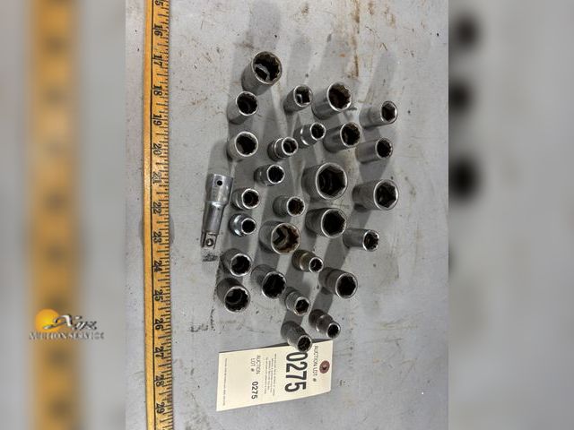 Lot 83-0275 - Miscellaneous Metric Sockets 1/2" Drive 1/2" Extension