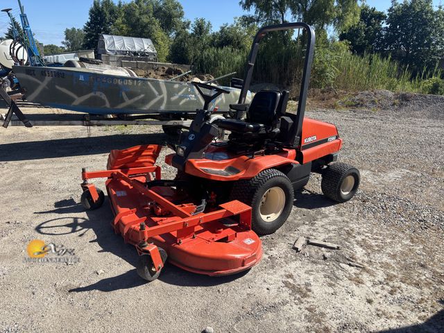 Lot 83-1004 - Kubota F2560 Riding Lawn Mower