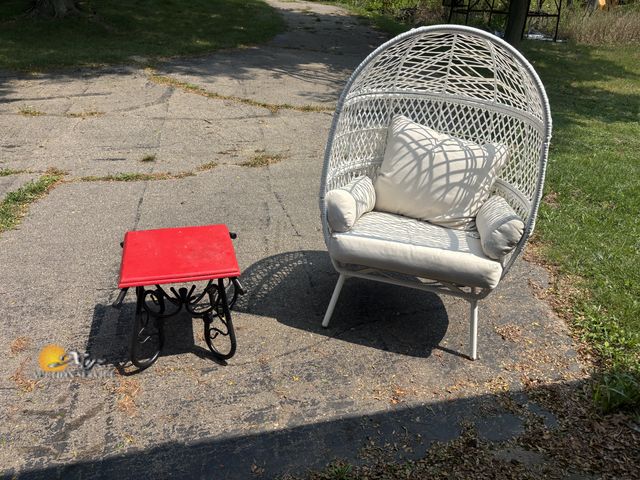 Lot 83-1051 - Patio Egg Chair and Side Table