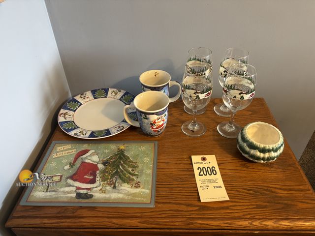 Lot 83-2006 - Lot of Christmas Dishes