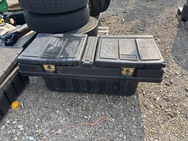 Lot 83-5008 - Truck Toolbox