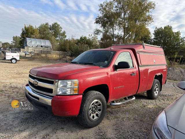 Lot 83-1005 - 2010 Chevrolet Silverado 1500 LS Regular Cab Pickup Truck