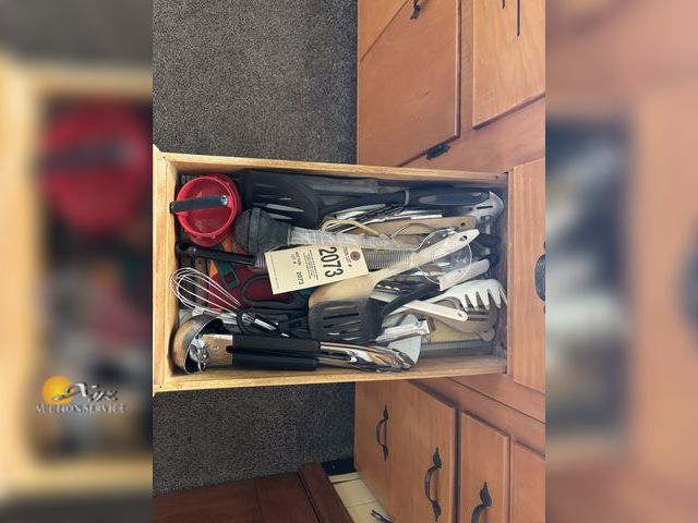 Lot 83-2073 - Lot of Miscellaneous Kitchen Utensils