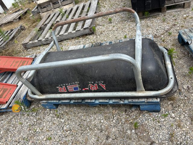 Lot 83-1022 - 5ft Tarter Feed Bunk