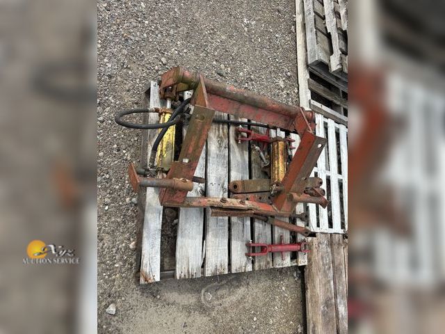 Lot 83-1010 - 3pt Hitch