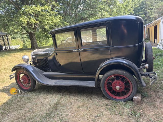 Lot 83-1049 - 1929 Ford Model A Sedan