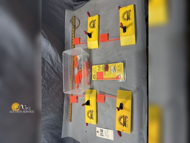 Lot 83-0146 - Lot of Off Shore Tackle Side Planer Boards and Extra Flags