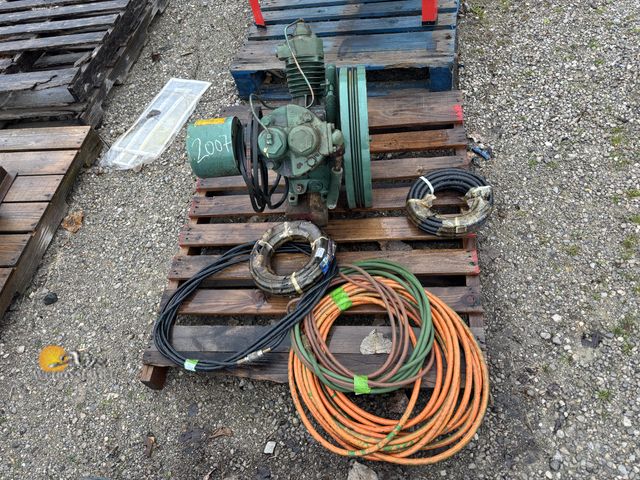 Lot 83-2007 - Air Compressor Pump