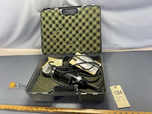 Lot 83-1354 - Oster Stewart Clippers