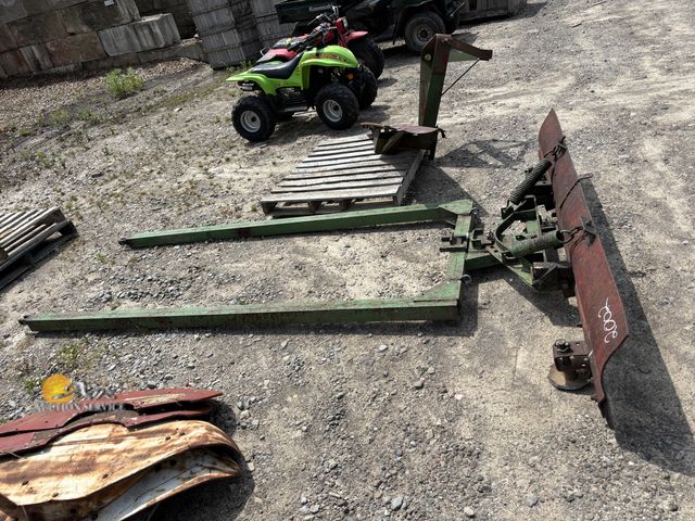 Lot 83-2002 - 7ft Front Blade Manual Angle