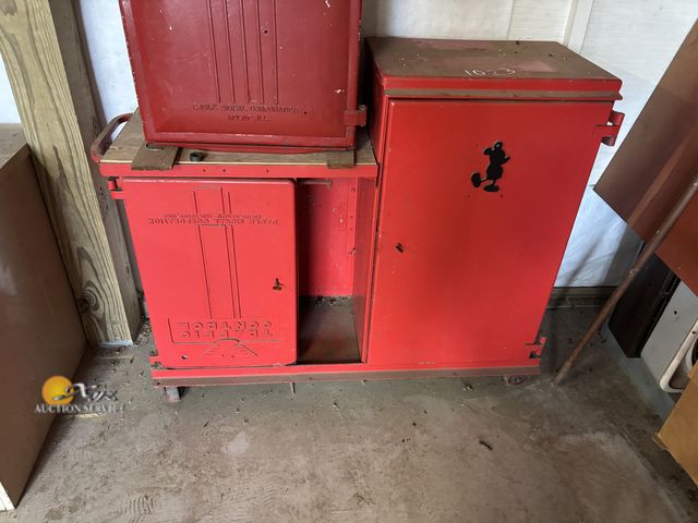 Lot 83-1023 - Eagle Signal Corporation Rolling Cart with Cabinets