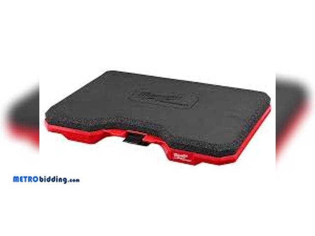 Lot 88-491721 - Milwaukee PACKOUT Kneeling Pad 48-73-6110