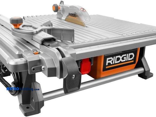 Lot 88-491645 - 7 in. Table Top Wet Tile Saw