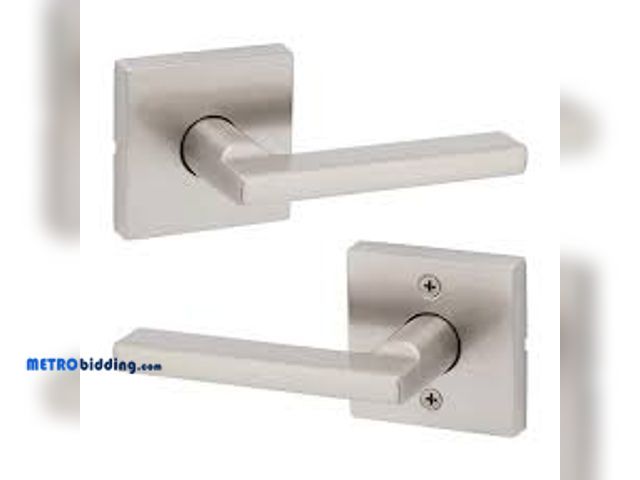 Lot 88-480328 - Kwikset Halifax Square Satin Nickel Privacy Bed/Bath Door Handle with Lock 730HFLSQT15CP
