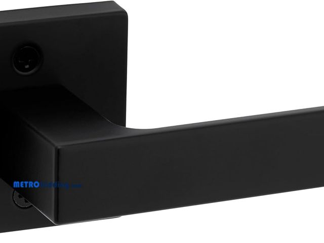 Lot 88-480474 - Kwikset Singapore Matte Black Passage Lever 1-3/4 in.