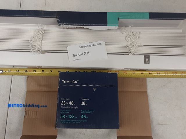 Lot 88-484568 - Faux wood blinds
2.5 inch slats 
White
23x48 inch
Trimmable
