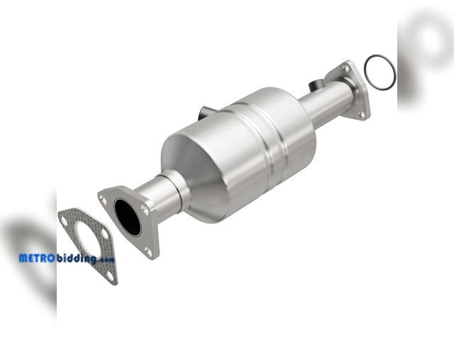 Lot 88-492694 - MagnaFlow  445402 Catalytic Converter