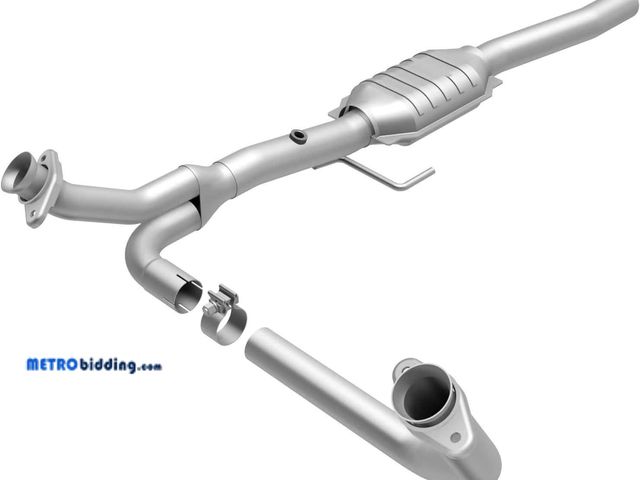 Lot 88-492681 - MagnaFlow 445215 Direct Fit Catalytic Converter (CARB compliant)