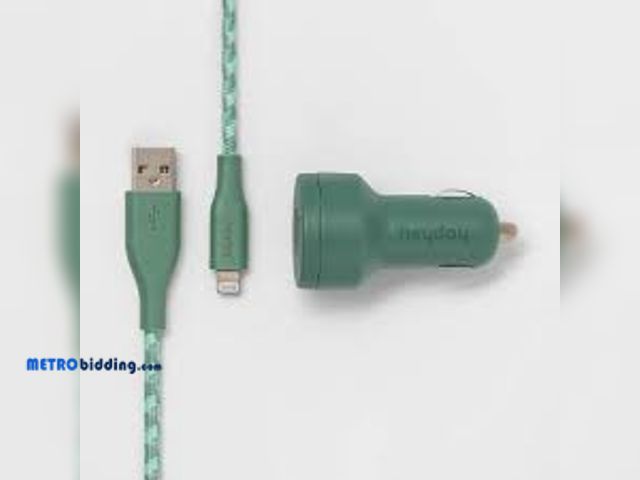 Lot 88-496778 - 6' Lightning to USB-A Cable 2-Port 3.1A Car Charger - heyday