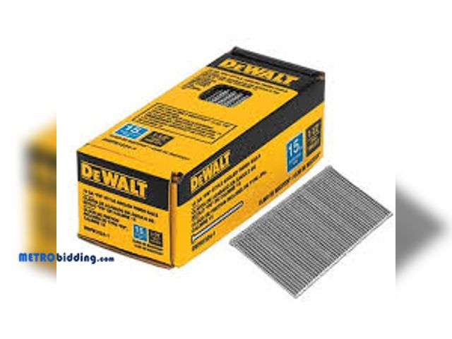 Lot 88-493661 - DEWALT 1-1/4 in. x 15-Gauge 34-Degree DA Bright Finish Nails (1000-Pack) DCA15125-1