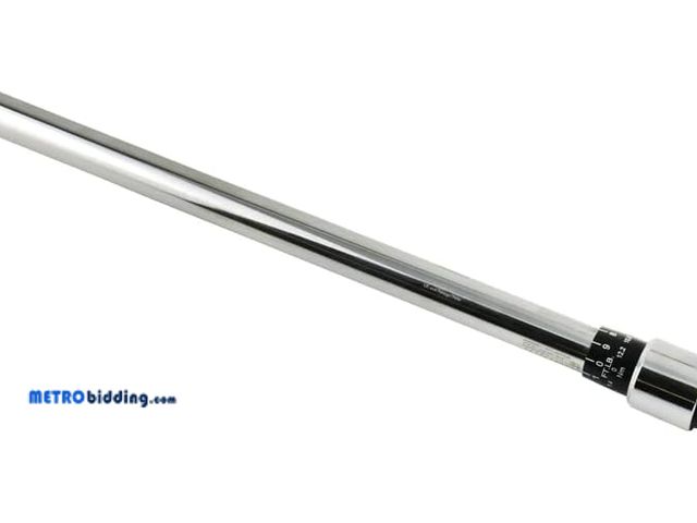 Lot 88-501473 - Tool International 72126A Ratcheting Torque Wrench with 1/2" Drive for Garages, Repair Shops, and DI...