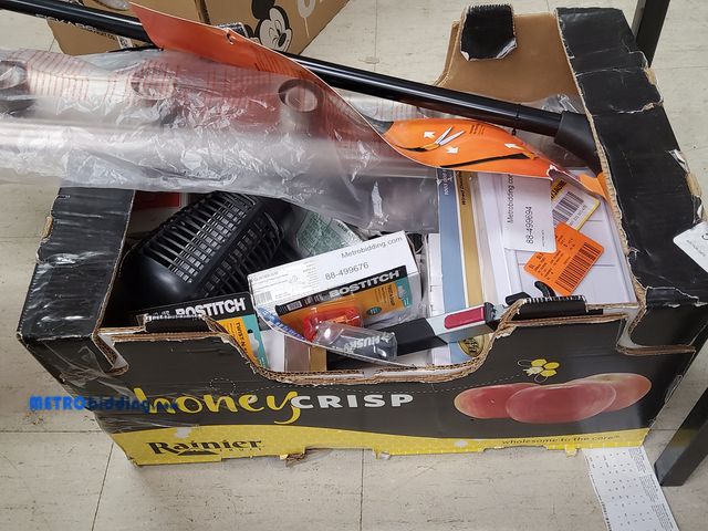 Lot 88-490429 - Lot of miscellaneous items