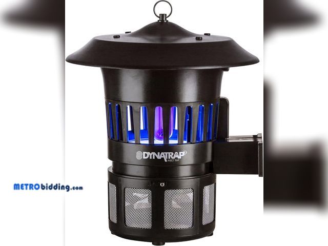 Lot 88-498519 - DYNAMIC SOLUTIONS WORLDWIDE DT1100 1/2 Acre Insect Trap