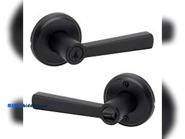 Lot 88-493699 - Kwikset Hollis Round Rose Matte Black Keyed Entry Door Handle featuring SmartKey Security