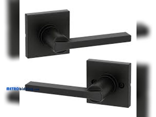 Lot 88-480118 - Kwikset Casey Square Hall/Closet UL Handle in Matte Black