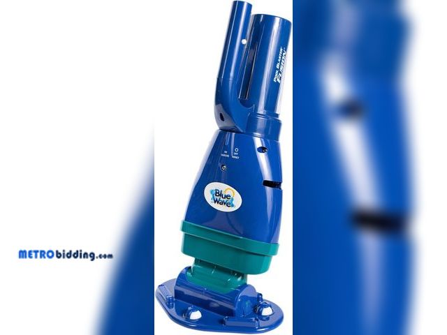 Lot 88-498347 - Blue Wave Pool Blaster Fusion PV-5 Handheld Pool Vacuum for Above Ground Pools &amp; Spas – Lightwei...