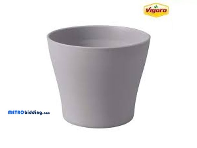 Lot 88-501382 - Vigoro Hayward Small Smoked Gray Plastic Planter (6.5 in. L x 6.5 in. W x 5.7 in. H), Lot of 3