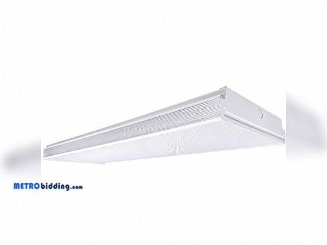 Lot 88-494327 - Commercial Electric 1-Pack 4 ft. 8000 Lumens Integrated LED White Wrap Light, 4000K-WR484080LSL