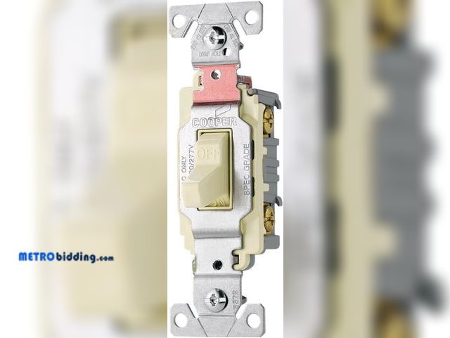 Lot 88-482613 - Eaton CS120LA 20-Amp 120/277-volt Commercial Grade Single Pole Compact Toggle Switch with Side Wirin...